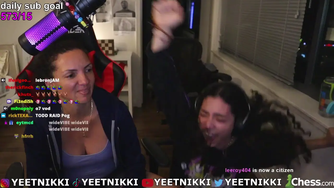 Small streamer gets excited after being raided by mizkif