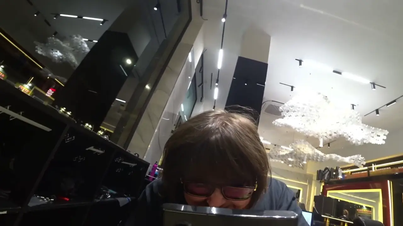 Hairdresser messes up Andy's hair